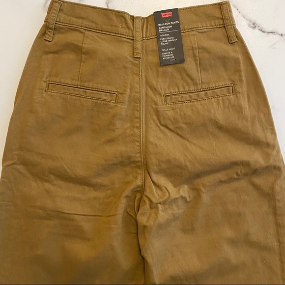 NEW Levi’s High-Rise Cropped Balloon Leg Pants - Picture 9 of 10